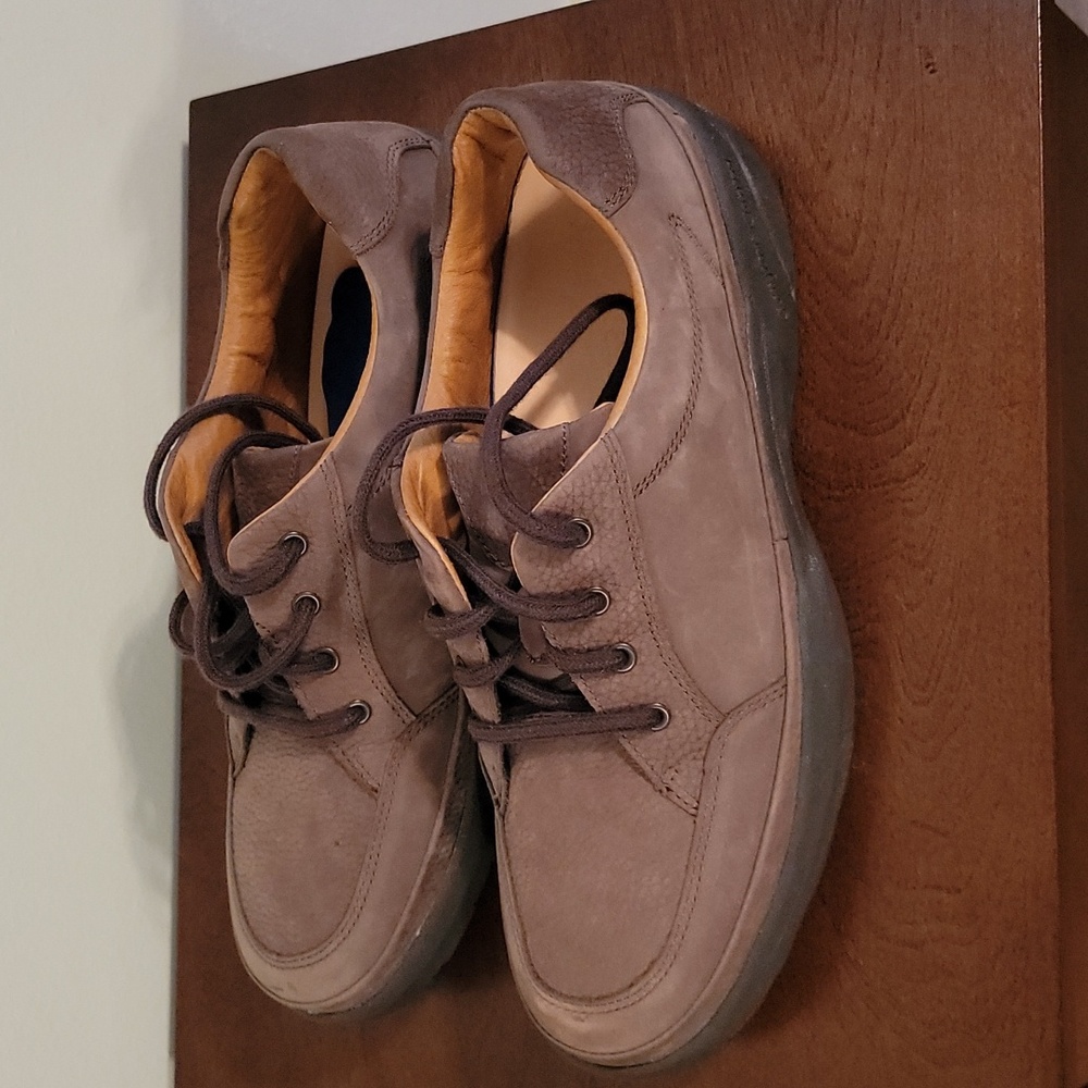 Dr Comfort size 12 and Brown